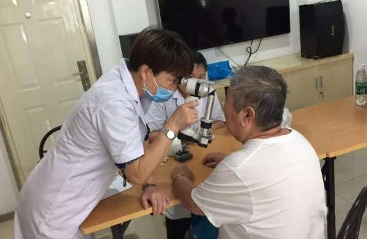 如何購買(mǎi)一副好的老花鏡？