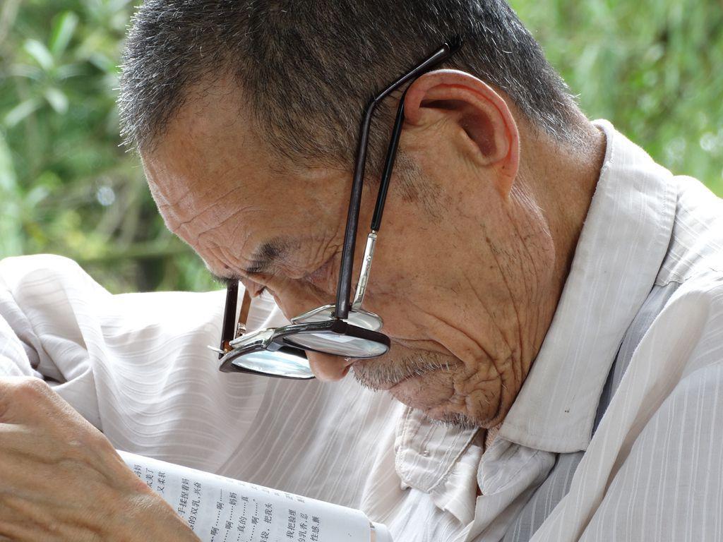 經(jīng)常聽(tīng)說(shuō)近視老花會(huì )抵消，真相其實(shí)是……